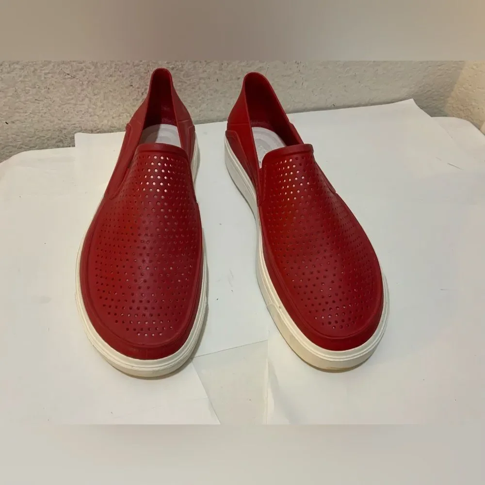 Crocs red white Men’s size 9